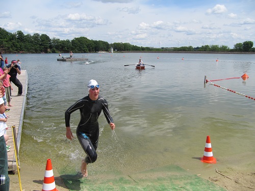 Amy beim Schwimausstieg Amy beim Schwimausstieg